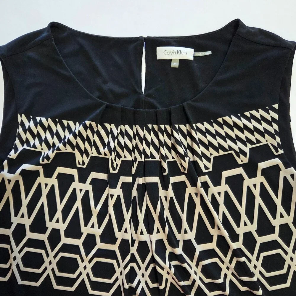Calvin Klein Sleeveless Geometric Pleated Neckline Print Blouse, Black/Tan, 2X